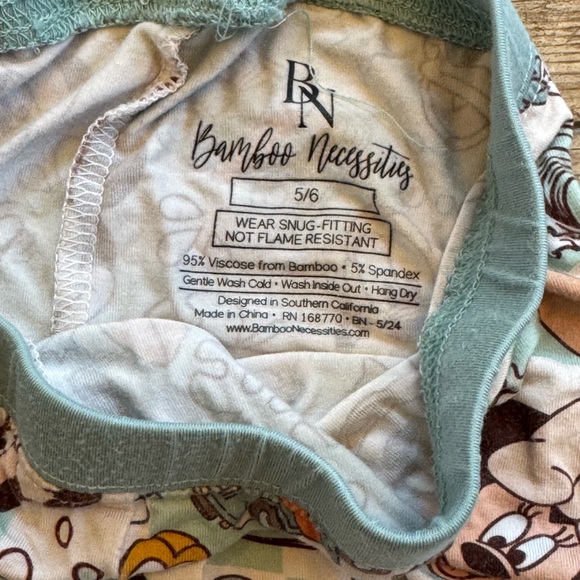 Bamboo Necessities | Disney Magical Summer Bamboo Pajama Set | Size: 5/6 - Picture 7 of 7